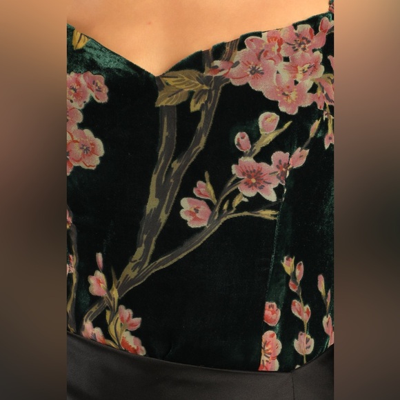 Lulus Luxe Romance Emerald Velvet Floral Burnout Long Sleeve Bodysuit - Picture 6 of 10